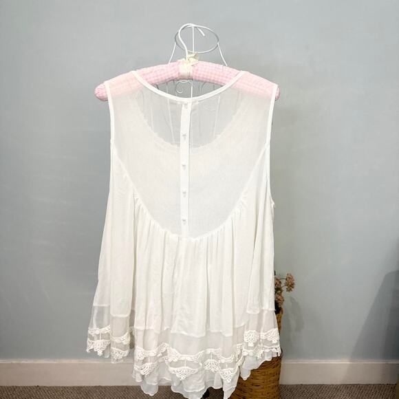 Gorgeous flowy white lacy milkmaid babydoll blouse - Picture 5 of 6